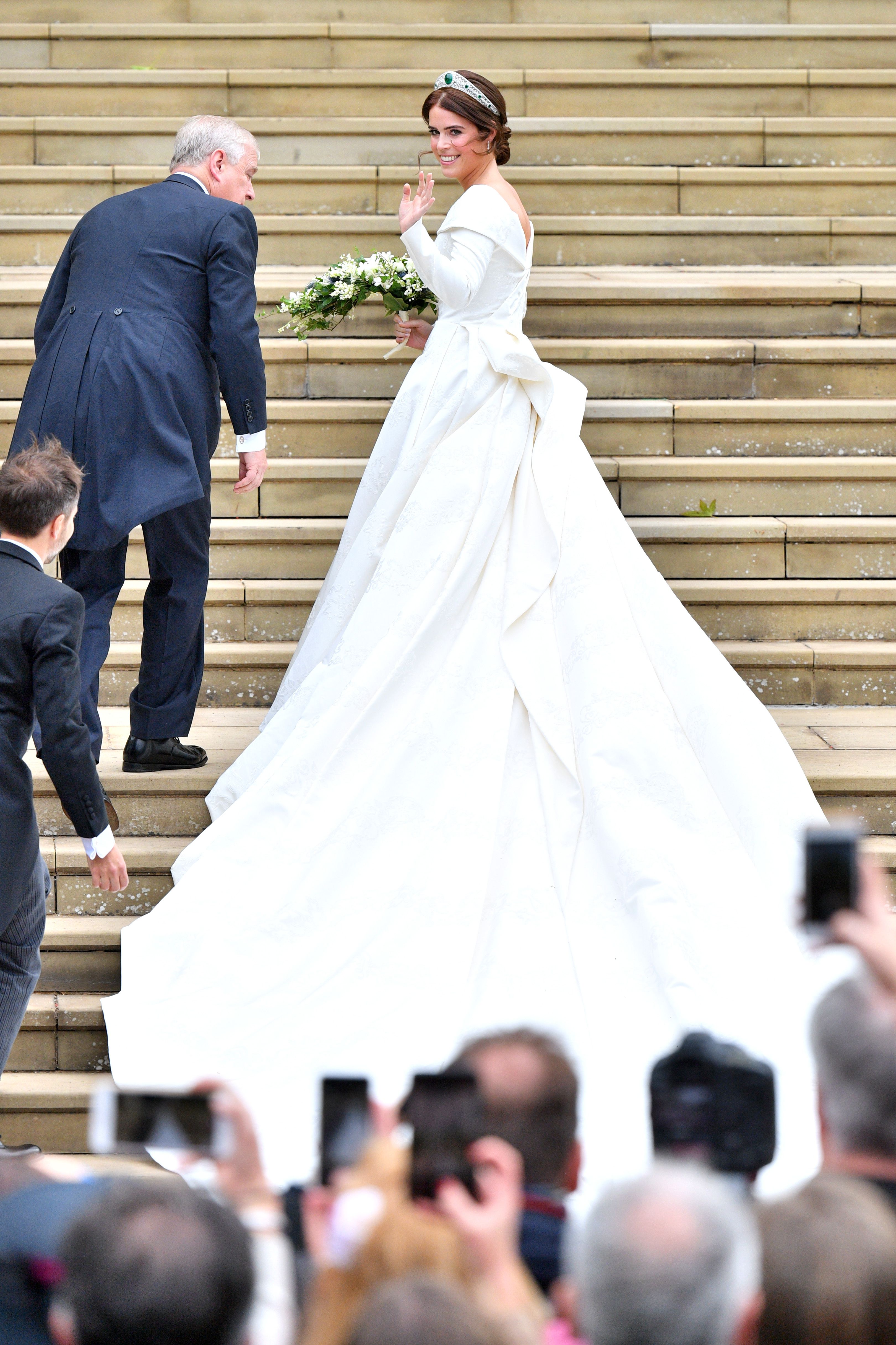 kate and meghan wedding dress