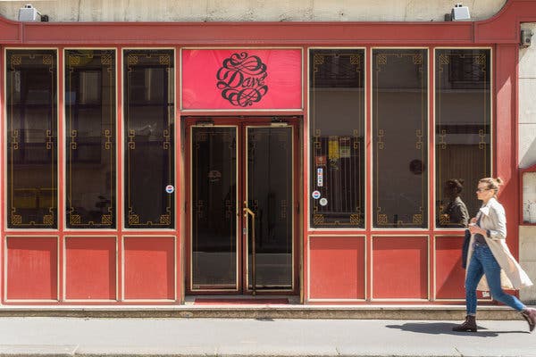 Outside Davé, the once-popular Asian restaurant near the Palais-Royal in Paris. It closed in 2018.