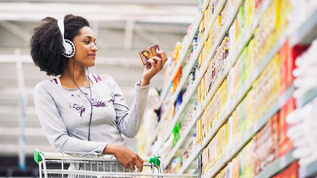 a woman in a supermarket and wondering the difference between Folate and folic acid