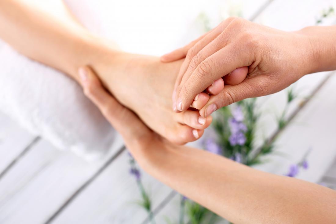 Foot massage - Toe bends