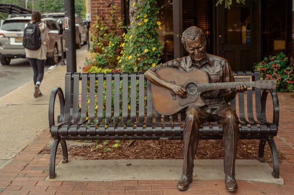 In downtown Boone, look out for the bronze statue of the musician Doc Watson, who was born in the vicinity.
