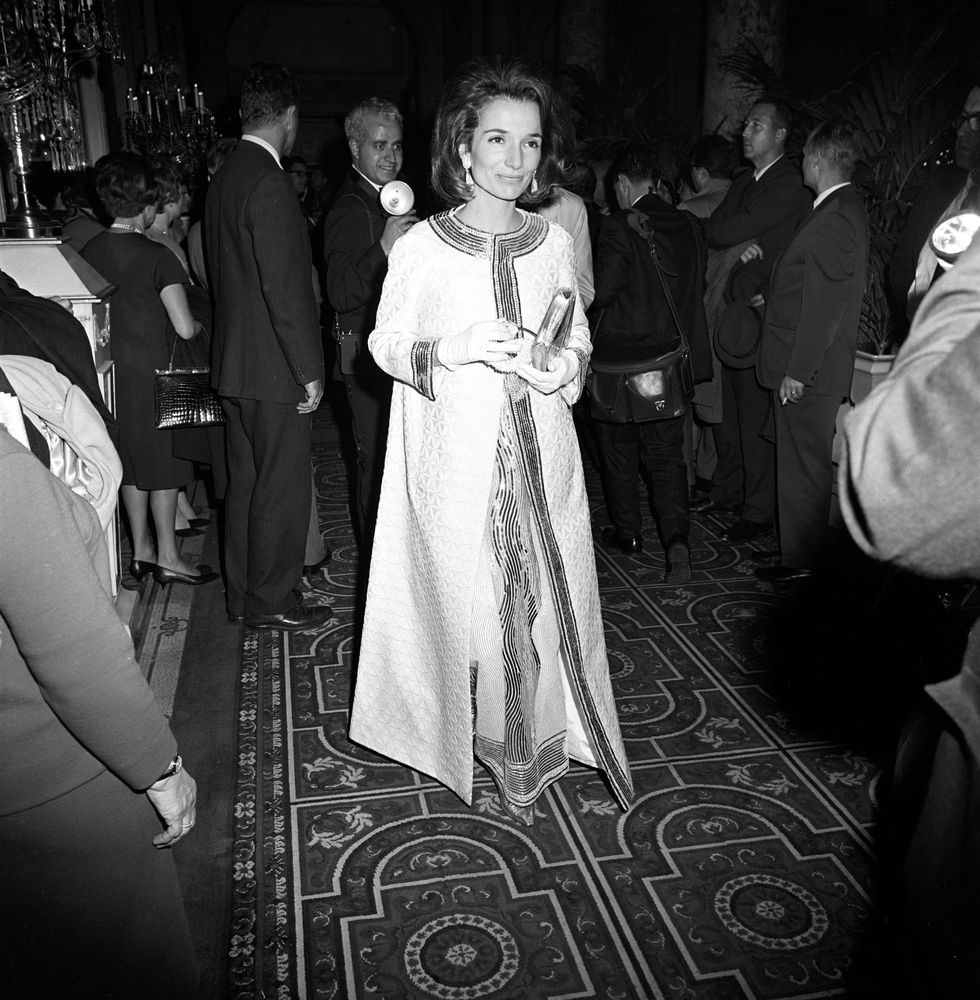 lee radziwill arriving at truman capote's black and white ball in the grand ballroom at the plaza hotel in new york city photo by fairchild archivepenske media via getty images