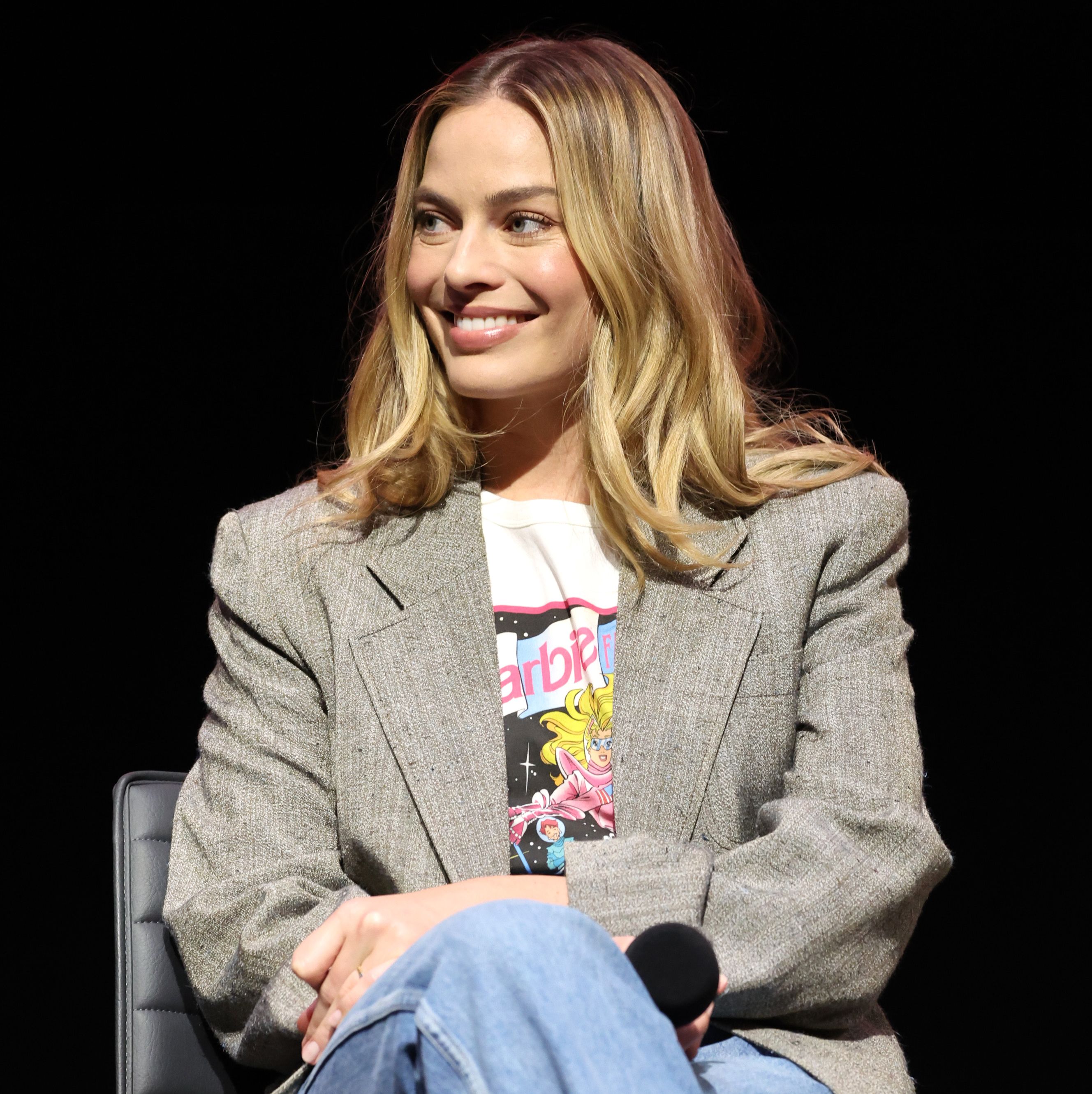 margot robbie at a barbie screening